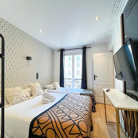 105 - Urban Haussmann Opera Apartment